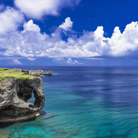 Kariyushi Condominium Resort Yomitan Ryukyu Tabikan In Zampamisaki Esterno foto